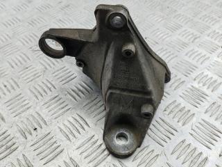 кронштейн КПП Volkswagen Passat B5 1997, 1.6 л., бензин, МКПП, зелёный, универсал, 8D0399114S