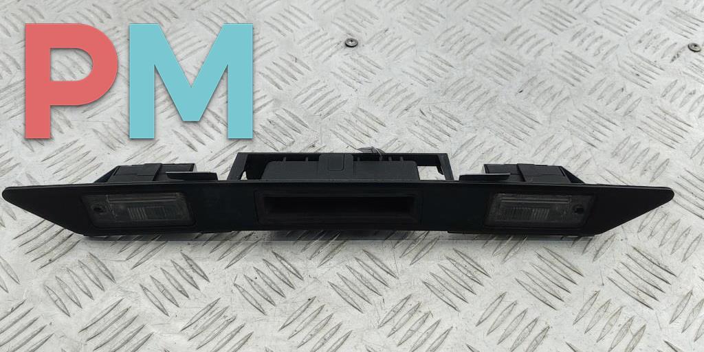 кнопка открытия багажника Audi A6 4F/C6 2006, 2.7 л., дизель, МКПП, чёрный, универсал, 8P4827574 - фото №1