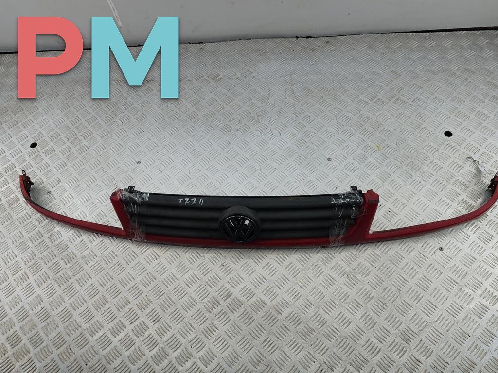 решетка радиатора Volkswagen Passat B4 1995, красный, универсал, 3A0853653B - фото №1