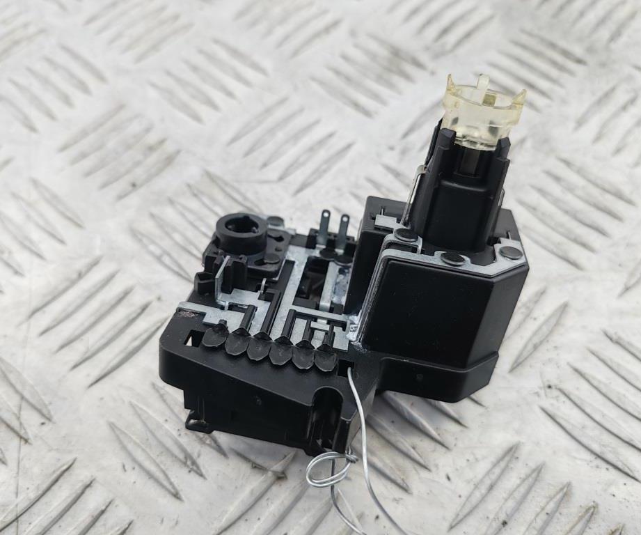 Плата фонаря заднего правого Audi A6 4F/C6 2006, 2.7 л., дизель, МКПП, чёрный, универсал, 89037104 - фото №1
