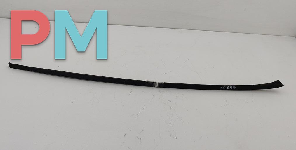 молдинг лобового стекла Volkswagen Passat B6 2005, 2.0 л., бензин, АКПП, чёрный, универсал, 3C0854328A - фото №1