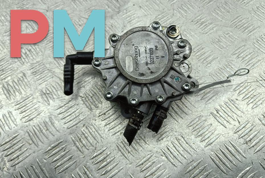 насос вакуумный Volkswagen Passat B6 2006, 2.0 л., дизель, МКПП, чёрный, универсал, 03G145209D - фото №1