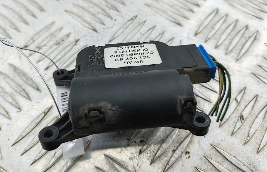 моторчик заслонки печки Volkswagen Passat B6 2007, 2.0 л., дизель, АКПП, чёрный, универсал, 3C1907511 - фото №1