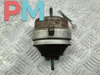 подушка крепления двигателя Volkswagen Passat B5 1998, 1.8 л., бензин, МКПП, синий, универсал, 8D0199379G