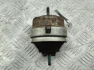 подушка крепления двигателя Volkswagen Passat B5 1998, 1.8 л., бензин, МКПП, синий, универсал, 8D0199379G