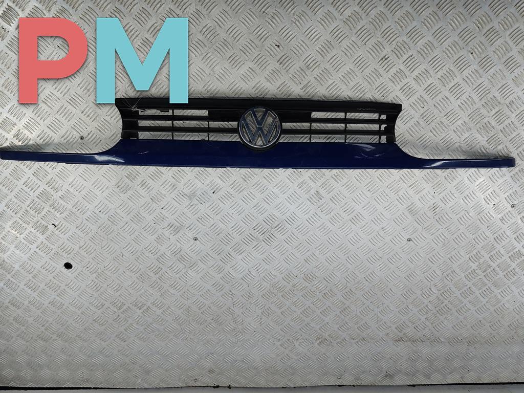 решетка радиатора Volkswagen Golf 3 поколение 1997, синий, хетчбэк 5 дв., 1H6853653C - фото №1