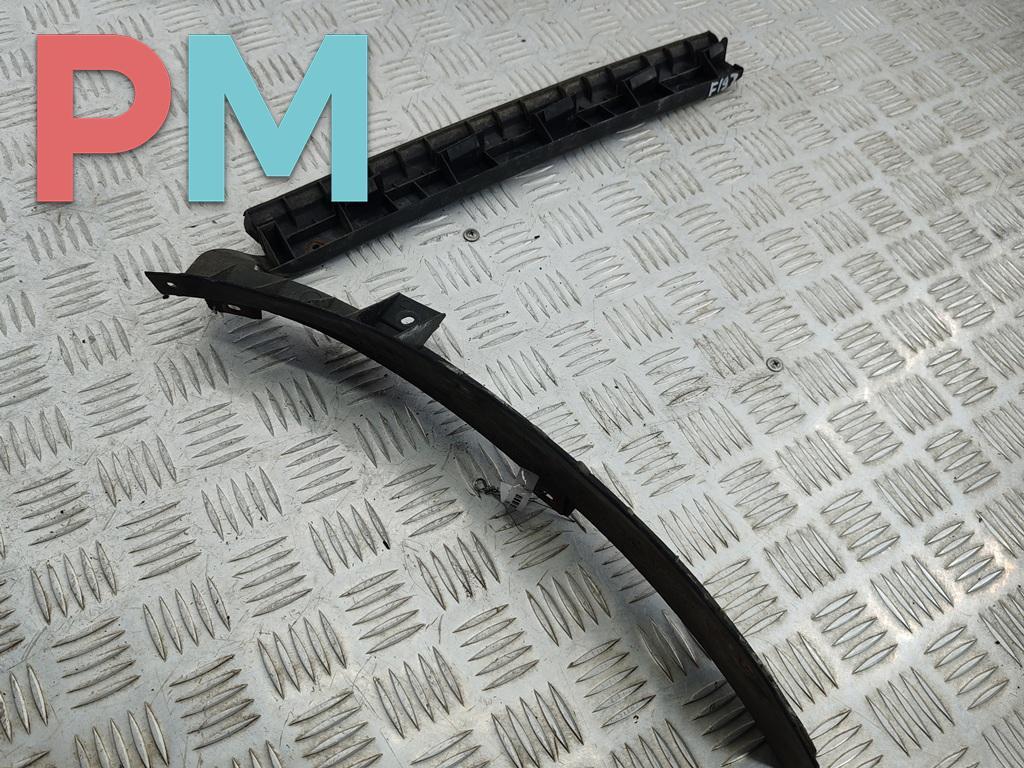 кронштейн заднего бампера Volkswagen Passat B5 1997, 2.3 л., бензин, МКПП, зелёный, седан, 3B5807393 - фото №1