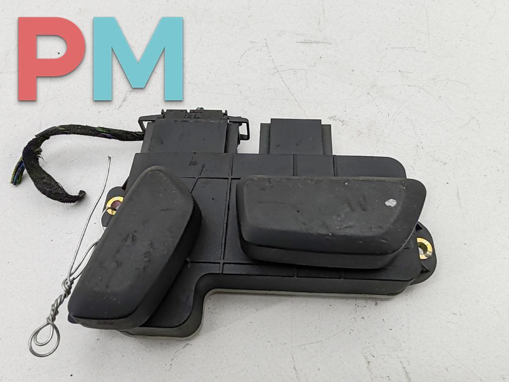 блок управления сиденьем Volkswagen Passat B6 2006, 2.0 л., дизель, МКПП, серый, универсал, 1Z0959747 - фото №1