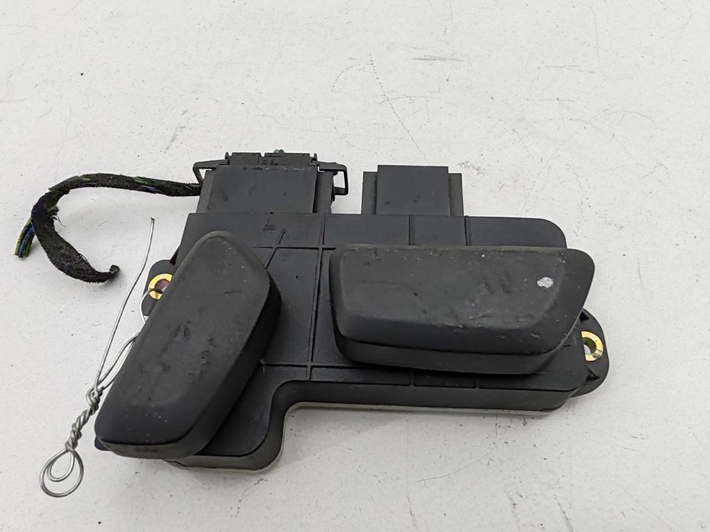 блок управления сиденьем Volkswagen Passat B6 2006, 2.0 л., дизель, МКПП, серый, универсал, 1Z0959747 - фото №1