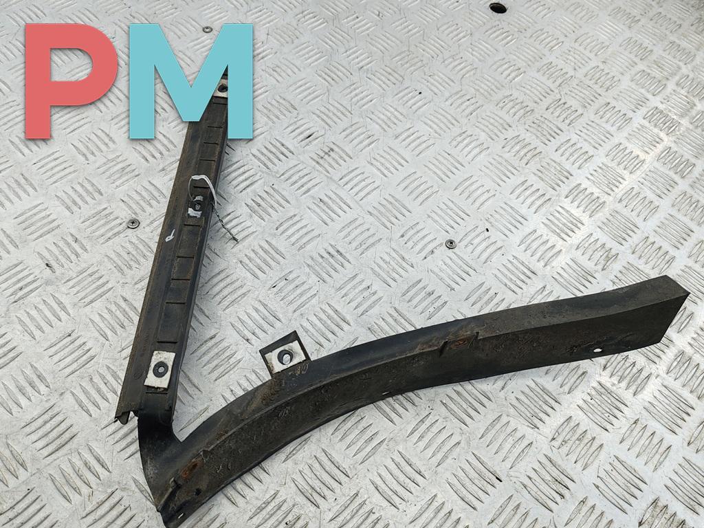кронштейн заднего бампера Volkswagen Passat B5 1997, 2.3 л., бензин, МКПП, зелёный, седан, 3B5807394 - фото №1