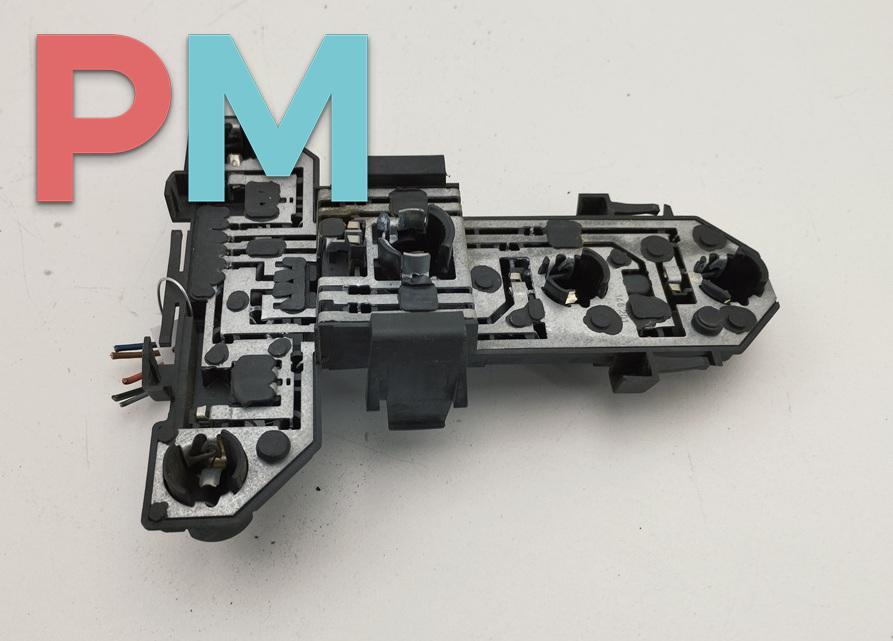 Плата фонаря заднего правого Volkswagen Golf 4 поколение 2002, 1.4 л., бензин, МКПП, синий, хетчбэк 3 дв., 1J6945257 - фото №1