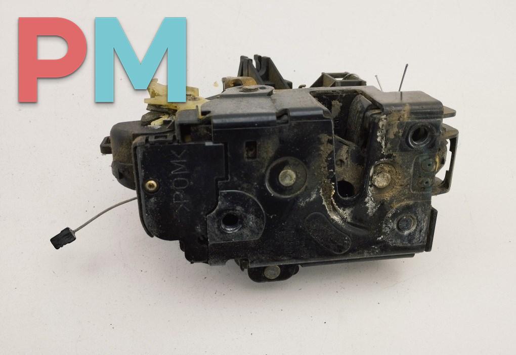 замок двери передней левой Volkswagen Golf 4 поколение 2001, 1.9 л., дизель, МКПП, синий, универсал, 3B1837015 - фото №1