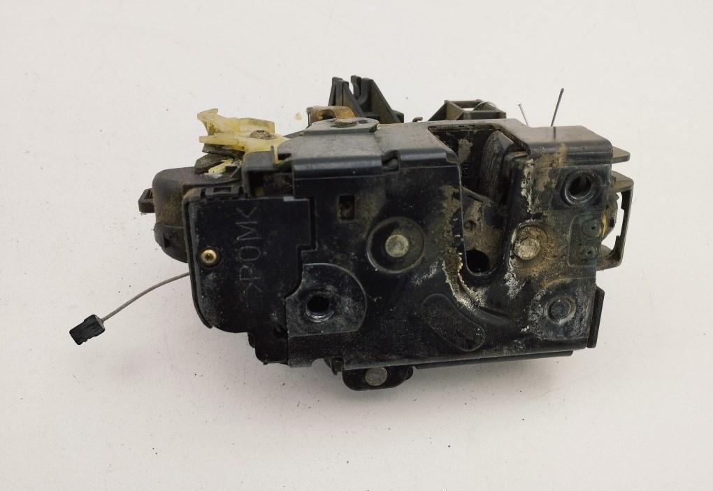 замок двери передней левой Volkswagen Golf-4 2001, 1.9 л., дизель, МКПП, синий, универсал, 3B1837015