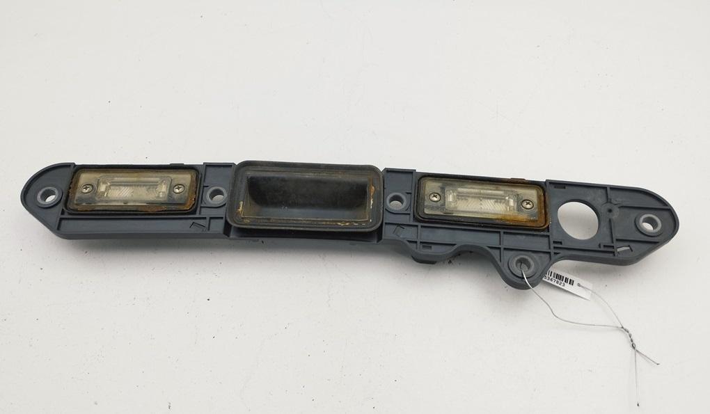 кнопка открытия багажника Volkswagen Touran 2007, 1.9 л., дизель, МКПП, серый, минивэн