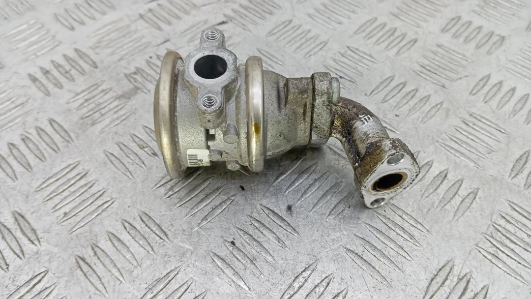 Клапан EGR бензиновый Audi A6 4F/C6 2005, 2.4 л., бензин, МКПП, седан, 72277814, 06E131101A - фото №1