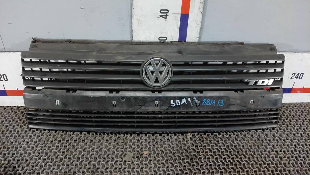 решетка радиатора Volkswagen Transporter T5 2003, 2.5 л., дизель, МКПП, микроавтобус - фото №1