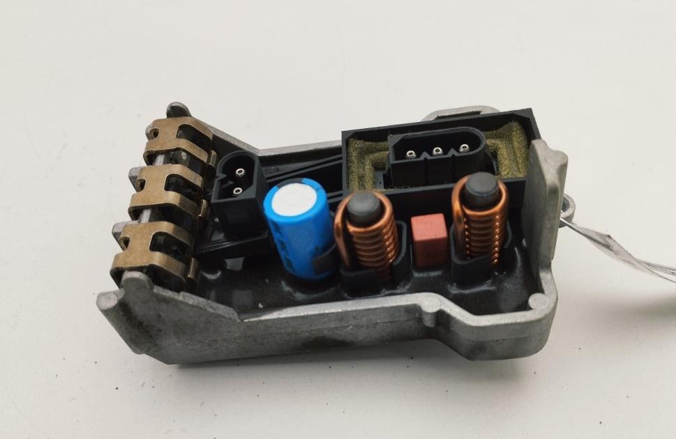 сопротивление печки BMW 7 серия E65/E66/E67 2003, 4.4 л., бензин, АКПП, серый, седан, 6934390 - фото №1