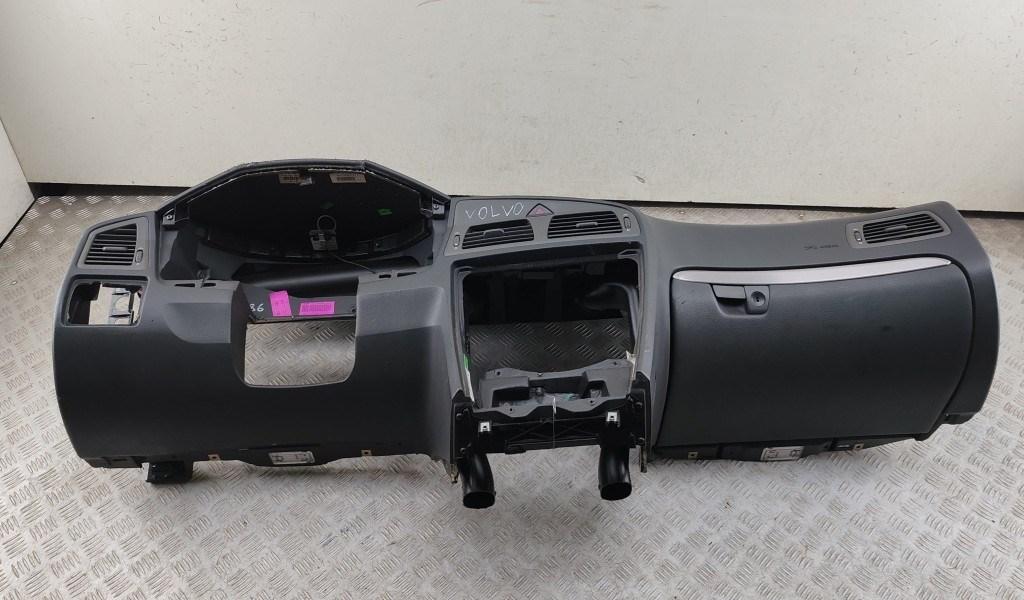 панель передняя салона (торпедо) Volvo V70 2001, 2.3 л., бензин, АКПП, чёрный, универсал