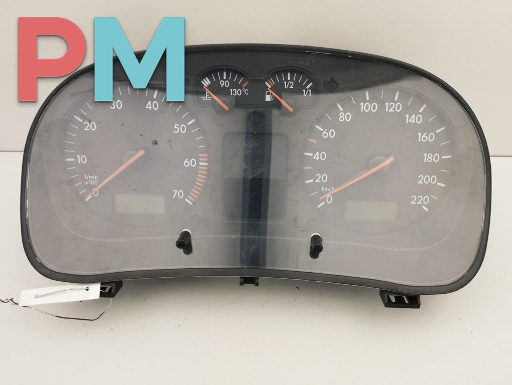 приборная панель Volkswagen Golf 4 поколение 2002, 1.4 л., бензин, МКПП, синий, хетчбэк 3 дв., 1J0920826 - фото №1