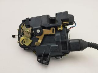 замок двери передней правой Volkswagen Passat B5 1997, 1.6 л., бензин, МКПП, синий, универсал, 3B1837016A
