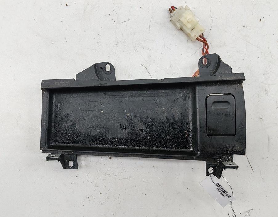 прикуриватель BMW 5 E39 2000, 2.5 л., бензин, АКПП, серый, универсал, 8159694