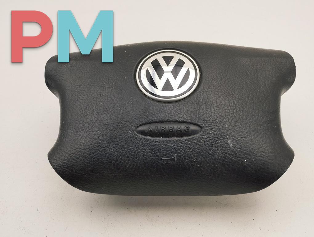 подушка безопасности водителя Volkswagen Golf 4 поколение 2002, 1.4 л., бензин, МКПП, синий, хетчбэк 3 дв., 3B0880201BH - фото №1
