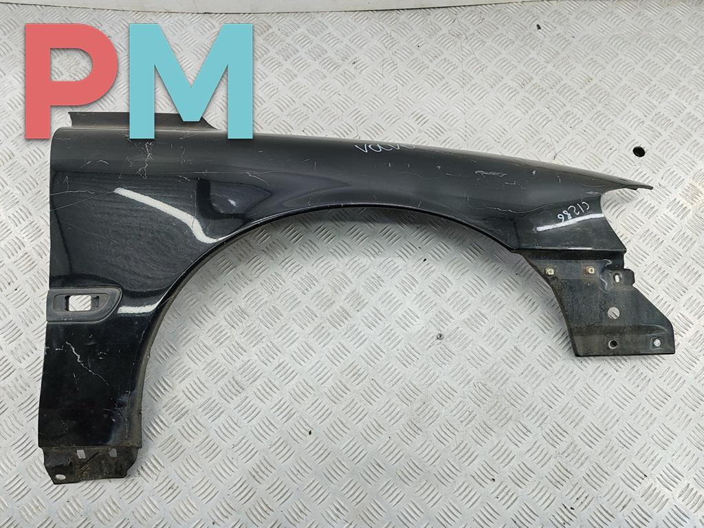 крыло переднее правое Volvo V70 2 поколение 2001, 2.3 л., бензин, АКПП, чёрный, универсал - фото №1