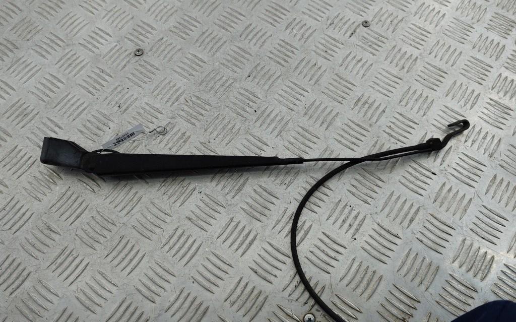 Щеткодержатель (поводок стеклоочистителя) задний Mercedes-Benz Vito 1999, 2.8 л., бензин, АКПП, серый, микроавтобус, 638820194 - фото №1