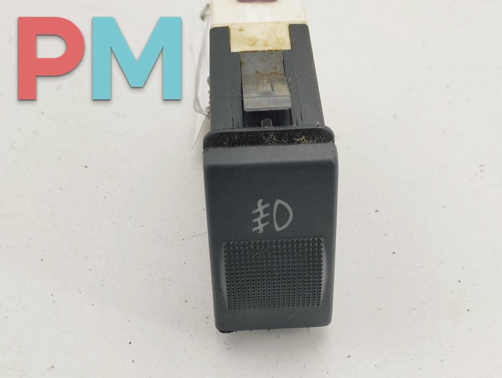 кнопка противотуманных фар Audi A4 B5 1994, 1.6 л., бензин, МКПП, синий, седан, 4D0941535 - фото №1
