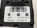 блок управления стеклоподъемниками Volkswagen Passat B5 1997, 1.8 л., бензин, МКПП, красный, универсал, 1J4959857D - фото №3