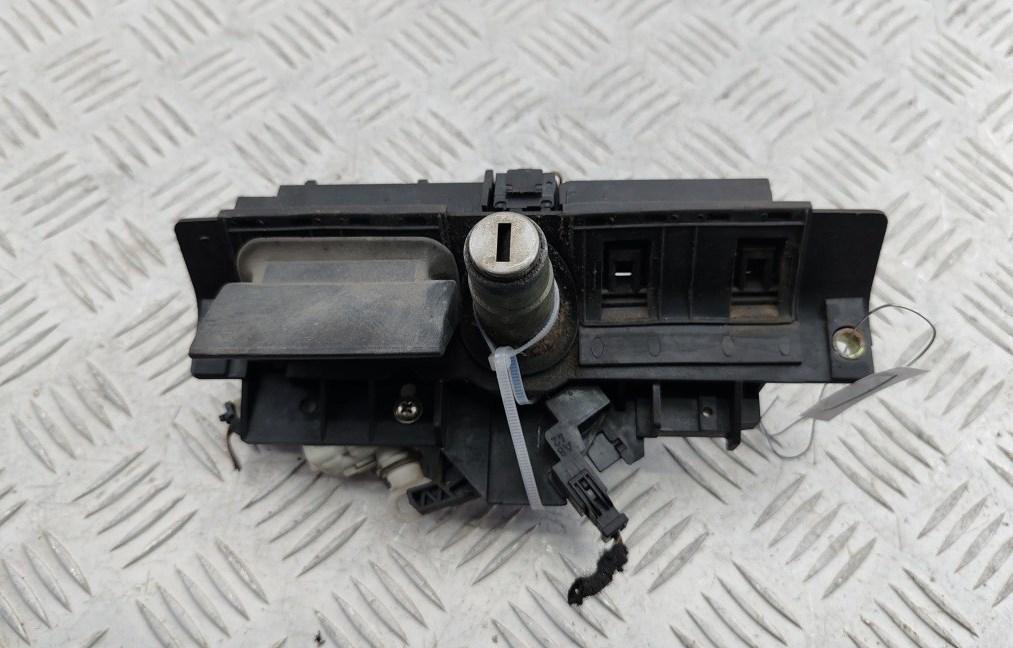 ручка крышки багажника Audi A6 C5 1998, чёрный, универсал, 4B0827565H