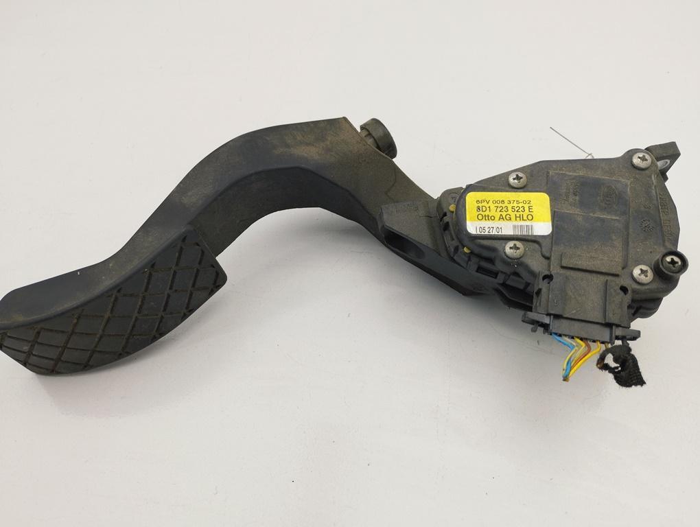 педаль Audi A6 C5 2002, 3.0 л., бензин, АКПП, серый, седан, 8D1723523E