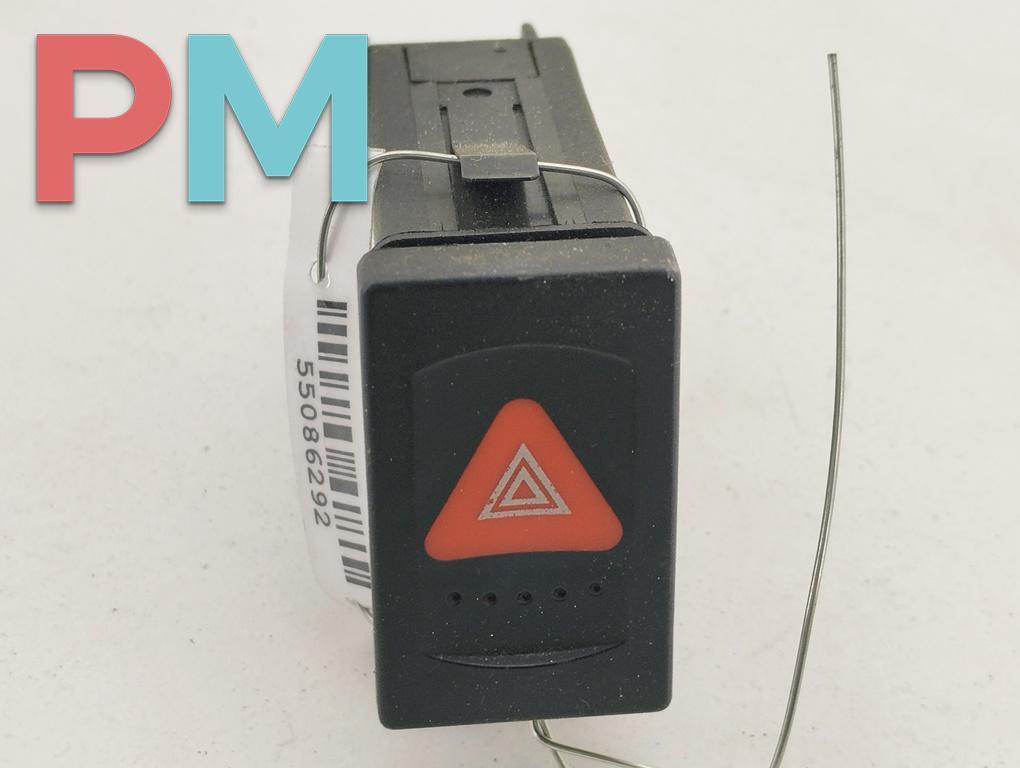 кнопка аварийной сигнализации Volkswagen Passat B5 1997, 1.8 л., бензин, МКПП, красный, универсал, 3B0953235C - фото №1