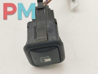 Кнопка открывания лючка топливного бака Volkswagen Passat B5 1999, 1.9 л., дизель, МКПП, зелёный, универсал, 3B0959833A