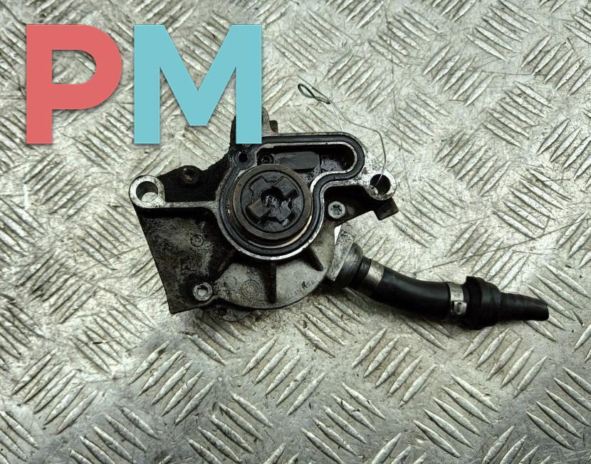 насос вакуумный Volkswagen Golf 4 поколение 2001, 1.9 л., дизель, МКПП, синий, универсал, 038145101B - фото №1