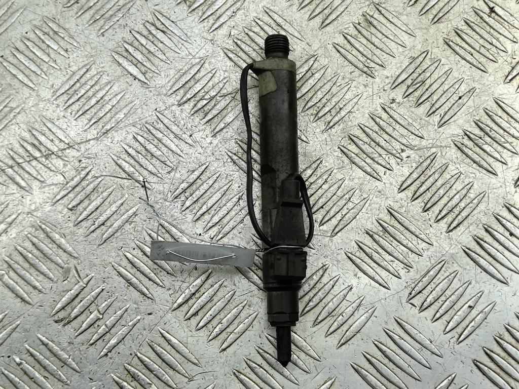 форсунка Audi A4 B5 1998, 1.9 л., дизель, МКПП, синий, седан, 028130201S