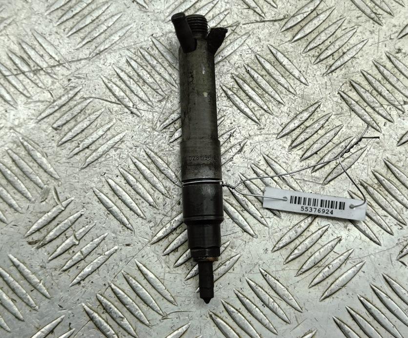 форсунка Audi A4 B5 1998, 1.9 л., дизель, МКПП, синий, седан, 028130201T
