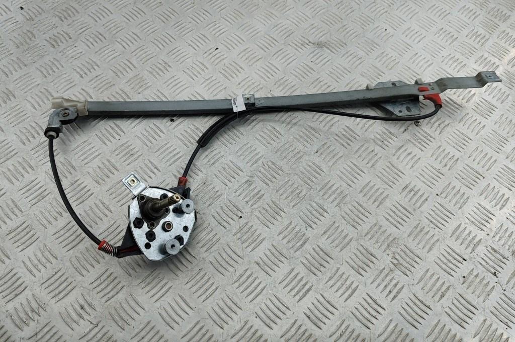 стеклоподъемник передний правый Volkswagen Transporter T4 1997, 2.4 л., дизель, МКПП, синий, микроавтобус, 701837502F - фото №1