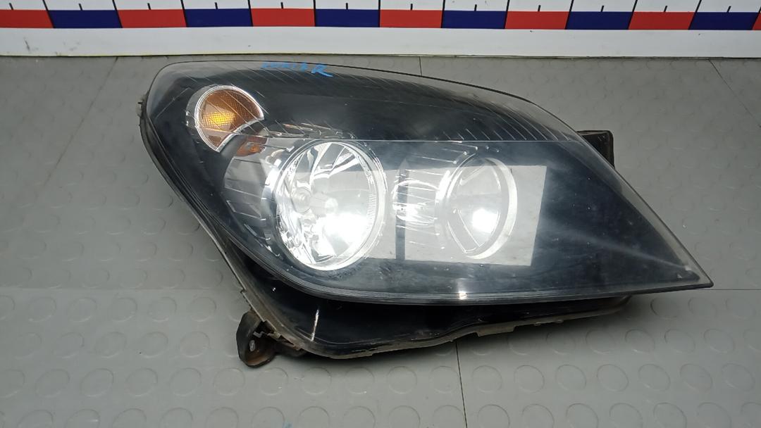 фара правая Opel Astra J 2010, 1.6 л., бензин, МКПП, хетчбэк 5 дв. - фото №1