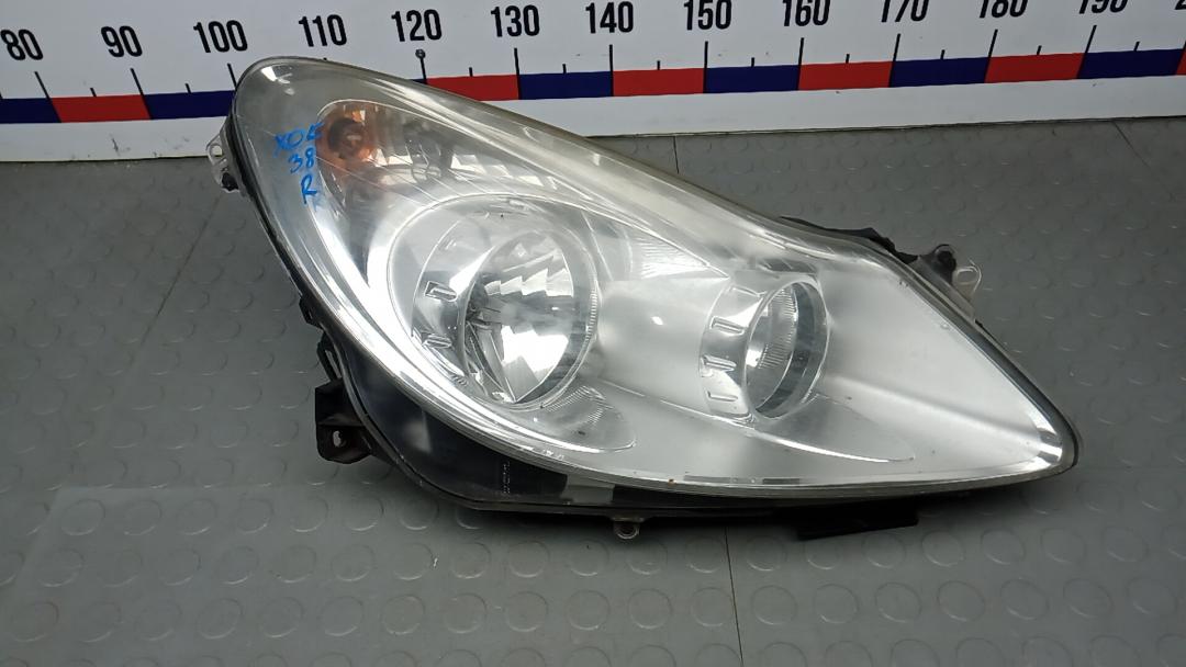 фара правая Opel Corsa D 2009, 1.3 л., дизель, МКПП, хетчбэк 5 дв. - фото №1