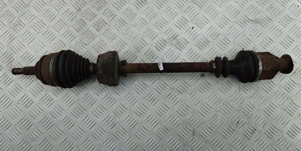 полуось передняя правая (приводной вал, ШРУС) Renault Scenic I 2001, 1.6 л., бензин, МКПП, зелёный, минивэн