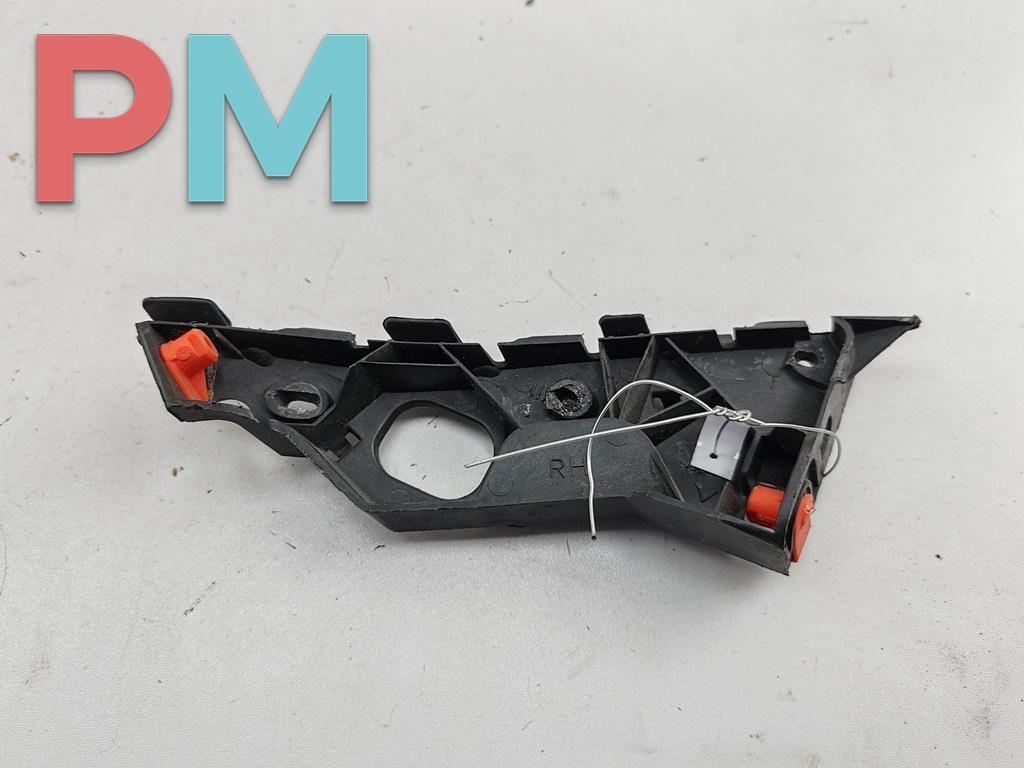 кронштейн переднего бампера Opel Corsa D 2009, 1.2 л., бензин, МКПП, чёрный, хетчбэк 3 дв., 13179964 - фото №1