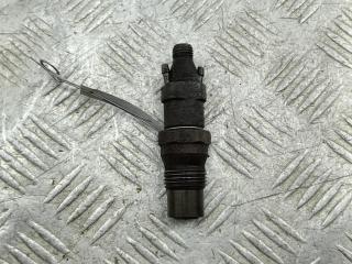 форсунка Volkswagen Transporter T4 1996, 2.4 л., дизель, МКПП, красный, микроавтобус, 068130202