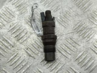 форсунка Volkswagen Transporter T4 1996, 2.4 л., дизель, МКПП, красный, микроавтобус, 068130202