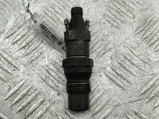 форсунка Volkswagen Transporter T4 1996, 2.4 л., дизель, МКПП, красный, микроавтобус, 068130202