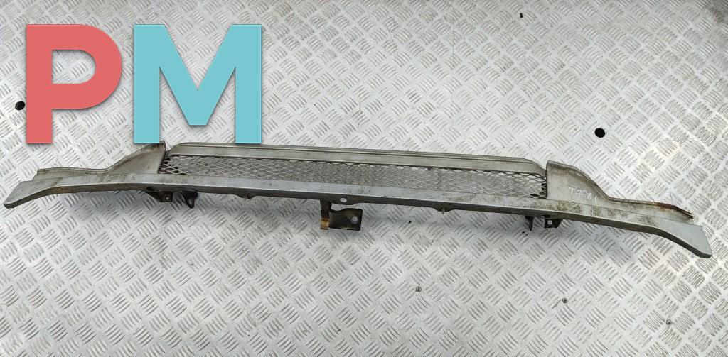 Ус под фары (планка декоративная) Mitsubishi Pajero/Montero II 1994, 2.8 л., дизель, МКПП, серый, внедорожник 5 дв. - фото №1