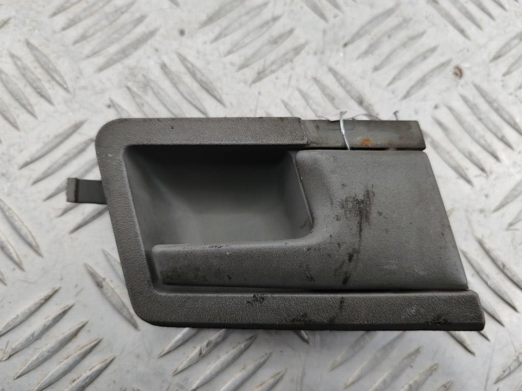 ручка внутренняя передняя правая Volkswagen Transporter T4 1997, 2.4 л., дизель, МКПП, синий, микроавтобус, 7D0837020A - фото №1