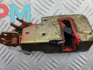 замок двери передней правой Volkswagen Transporter T4 1996, 2.4 л., дизель, МКПП, красный, микроавтобус, 701837016E