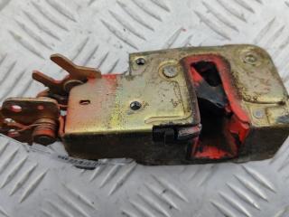 замок двери передней правой Volkswagen Transporter T4 1996, 2.4 л., дизель, МКПП, красный, микроавтобус, 701837016E