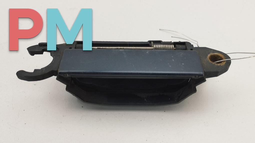 ручка наружная передняя правая Audi A6 4A/C4 1994, 2.6 л., бензин, МКПП, синий, седан, 4A0837206 - фото №1